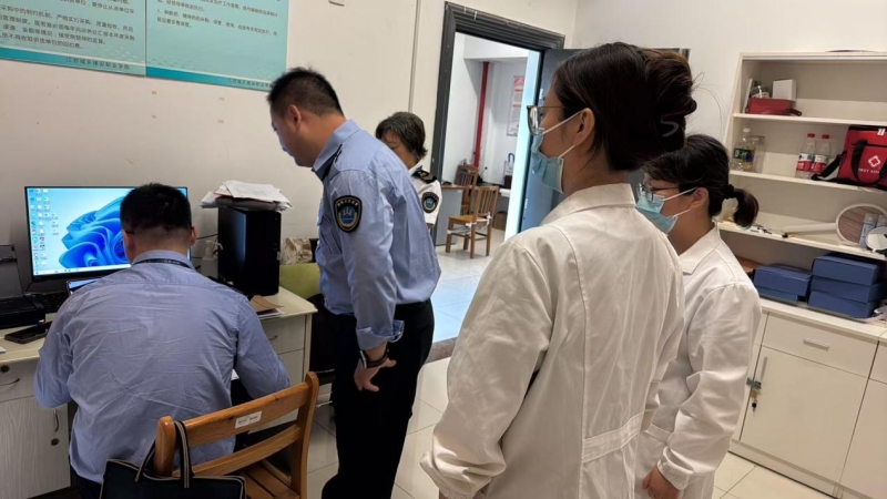 钟楼区卫生健康局来校开展秋季卫生工作专项督导检查